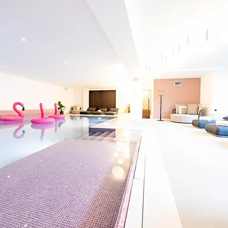 The Flamingo Otel