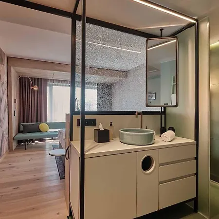 The Flamingo Szálloda 4*