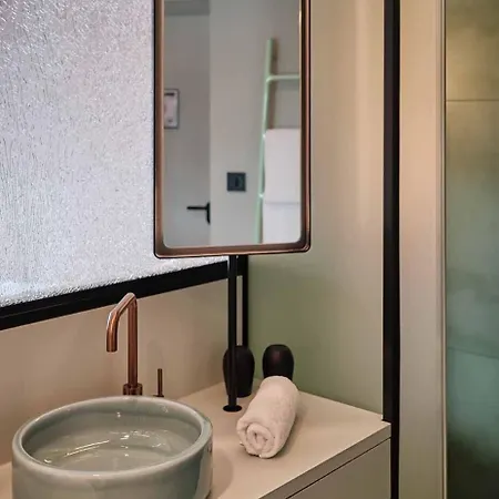 The Flamingo Szálloda