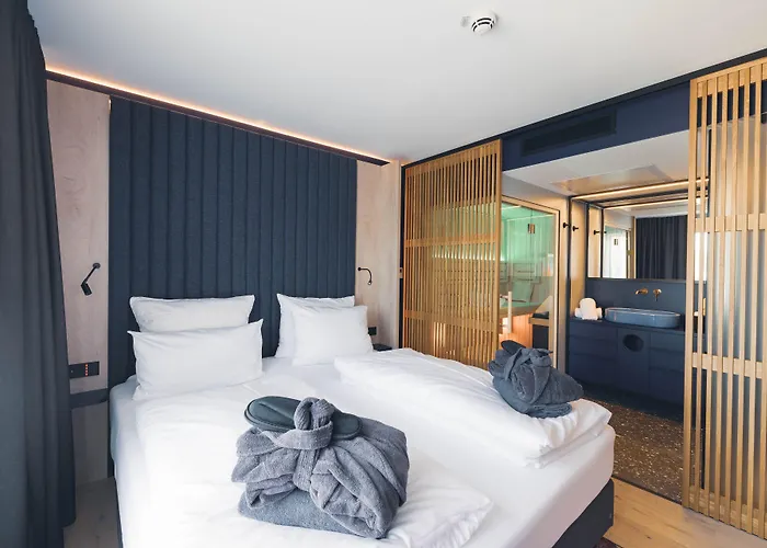 The Flamingo Hotel 4*